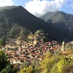 Casa Gianna, Bellissimo Monolocale Nel Centro Storico De Badalucco, 10km Dal Mare Apartmán