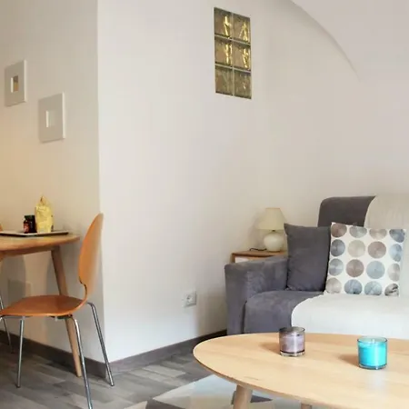 Casa Gianna, Bellissimo Monolocale Nel Centro Storico De Badalucco, 10km Dal Mare *