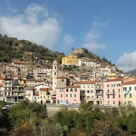 Casa Gianna, Bellissimo Monolocale Nel Centro Storico De Badalucco, 10km Dal Mare *