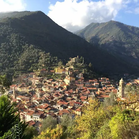 Casa Gianna, Bellissimo Monolocale Nel Centro Storico De Badalucco, 10km Dal Mare Daire