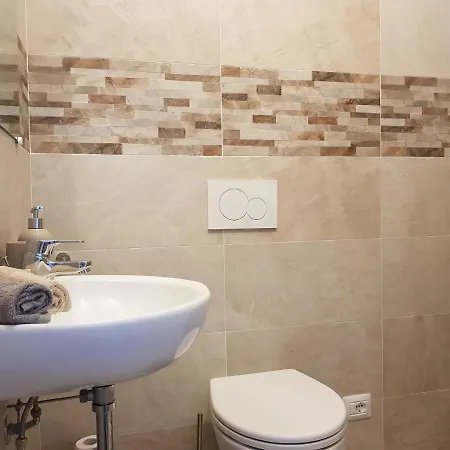 Apartment Casa Gianna, Bellissimo Monolocale Nel Centro Storico De Badalucco, 10km Dal Mare *