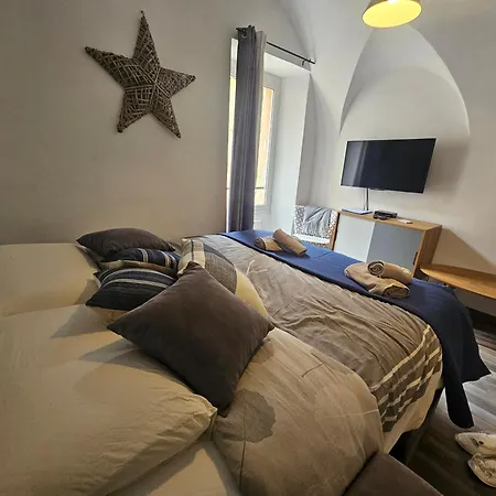 Apartment Casa Gianna, Bellissimo Monolocale Nel Centro Storico De Badalucco, 10km Dal Mare