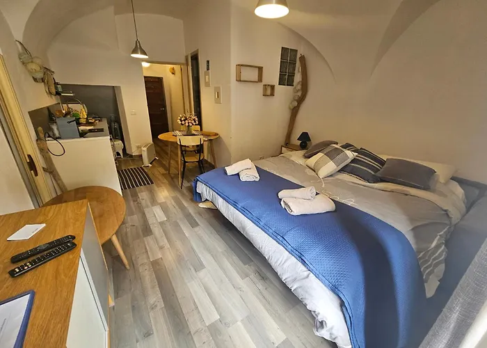 Casa Gianna, Bellissimo Monolocale Nel Centro Storico De Badalucco, 10km Dal Mare Apartamento