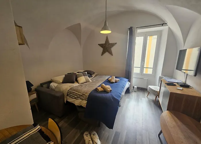 Casa Gianna, Bellissimo Monolocale Nel Centro Storico De Badalucco, 10km Dal Mare Apartamento *